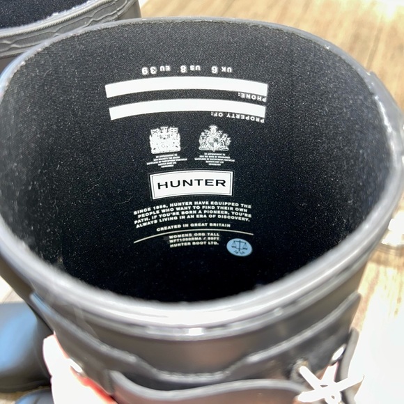 Hunter Women’s Original Matte Tour Buckle Strap Rain Boots - Picture 7 of 14